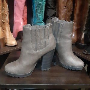 COPY - Candie's chunky hiker look taupe booties